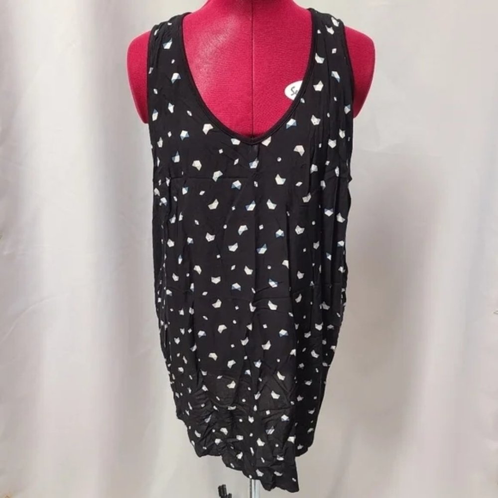 Torrid Plus-Size 2 Black Tank with White & Blue Geometric Fox Pattern